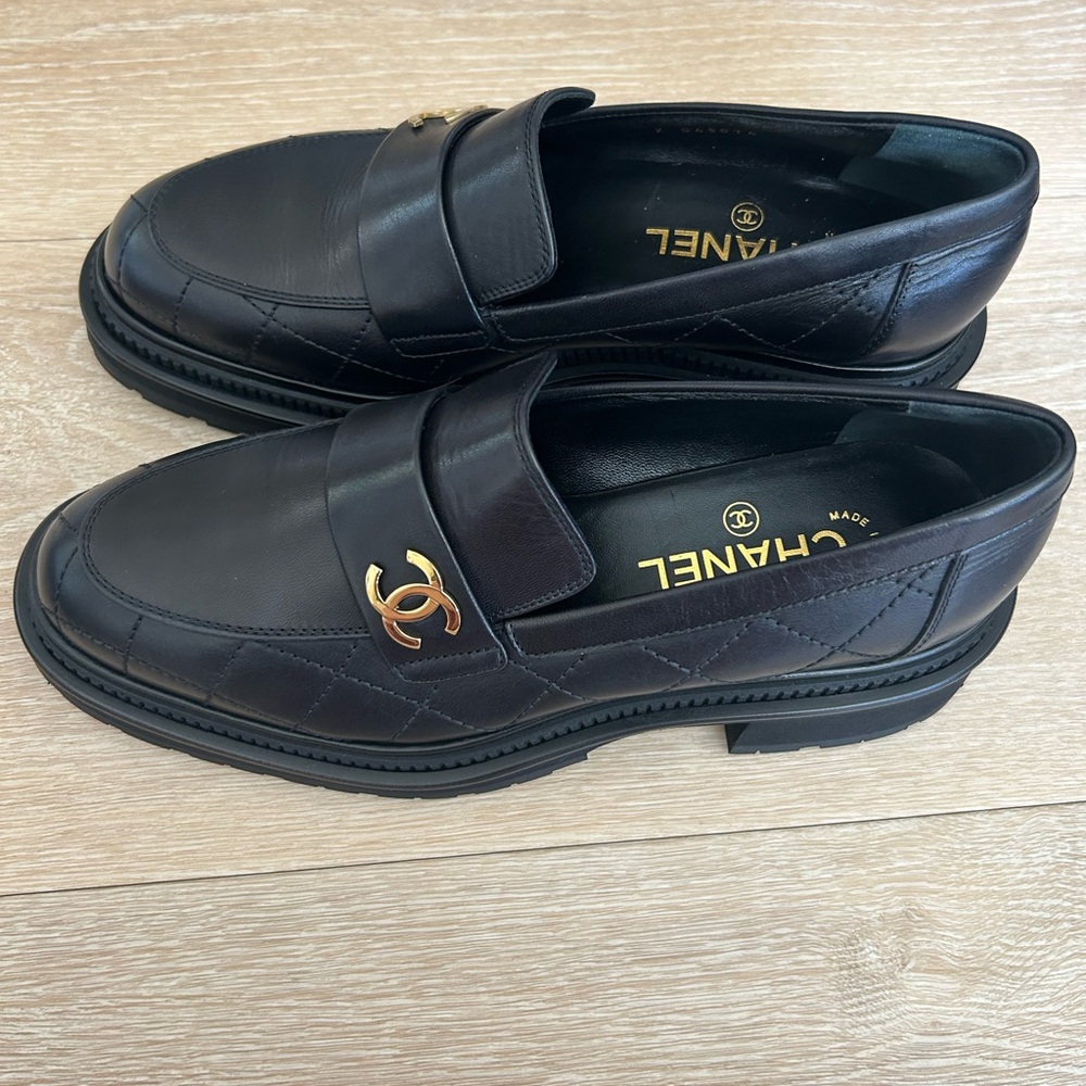 CHANEL Black Leather Loafers with CC Logo